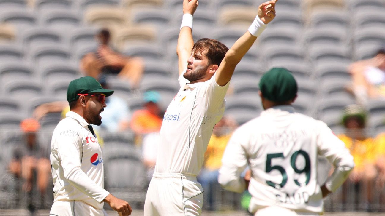 Aus vs Pak - Boxing Day MCG Test - Mitchell Starc surprised at the lower pace of Pakistan bowlers