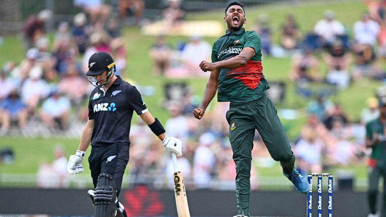 Recent Match Report - New Zealand vs Bangladesh 3rd ODI 2023/24