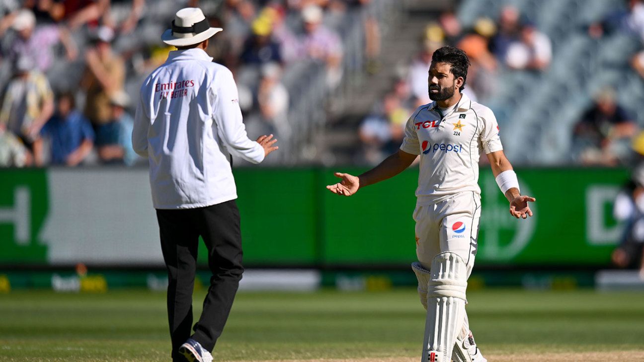 Aus vs Pak - MCG Test - Mohammad Hafeez says inconsistent umpiring and technology curse cost Pakistan