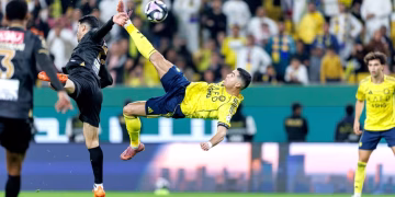 With a ridiculous bicycle kick, Cristiano Ronaldo turns back the clock.