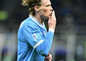 Napoli stay in touch with leaders Inter