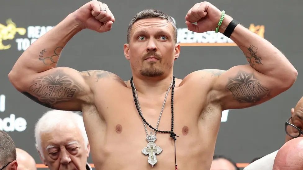 Usyk to defend title against kickboxer in Egypt