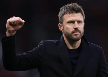 ‘I feel at home here’ – Carrick hints he wants Man Utd stay