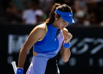 Raducanu wins first match since split from coach