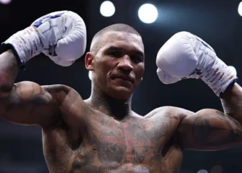 Benn leaves Hearn to join rival promoter White