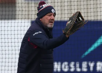 England players do not play enough county cricket – Lehmann