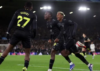 Diarra penalty hands Sunderland win at Leeds