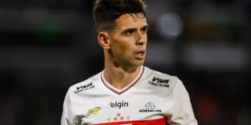 Ex-Chelsea player Oscar retires with heart issue