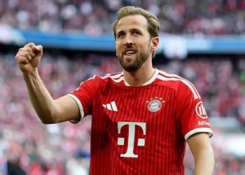 Kane hat-trick helps champions Bayern thrash Cologne
