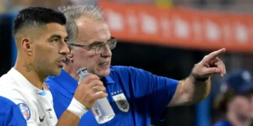 Uruguay’s Suarez ‘would never say no’ to return