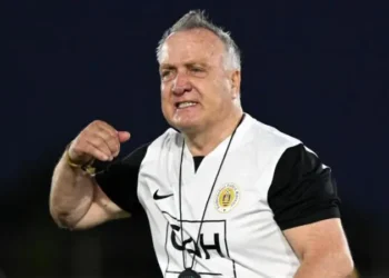 Advocaat open to return as Curacao boss resigns