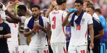 Fans boo, players adapt – the view on World Cup hydration breaks