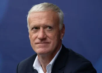 Deschamps returns to France after death of his mother