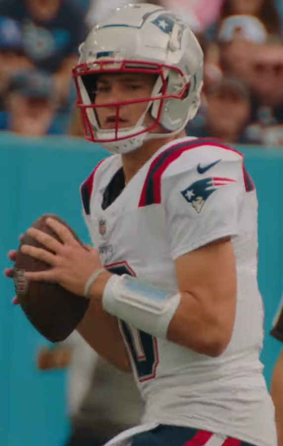 Patriots quarterback Drake Maye