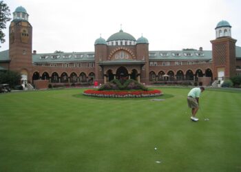 Medinah Country Club clubhouse and putting green, host of the Presidents Cup 2026