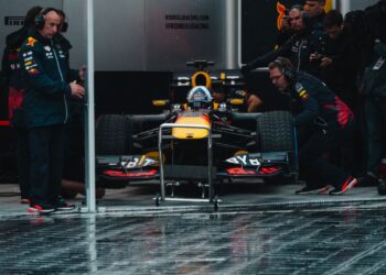 red bull racing garage f1