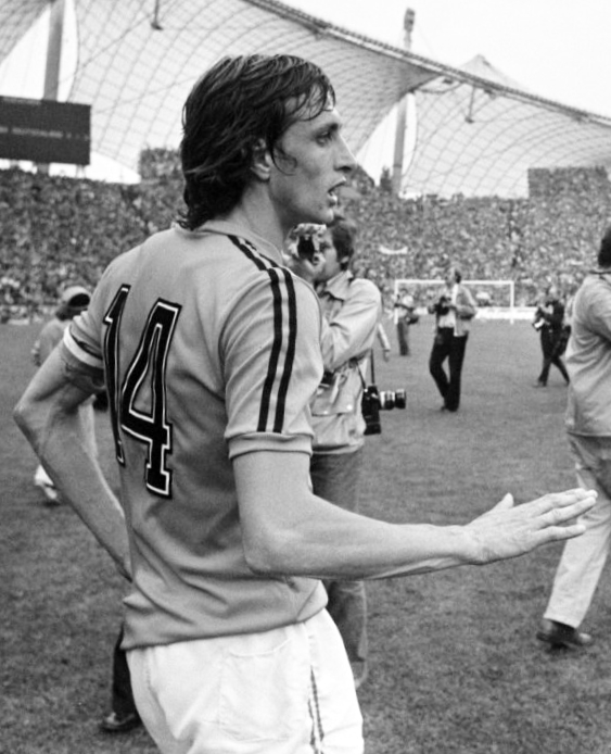 Johan Cruyff leaving the pitch in the Netherlands orange shirt after the 1974 World Cup final in Munich