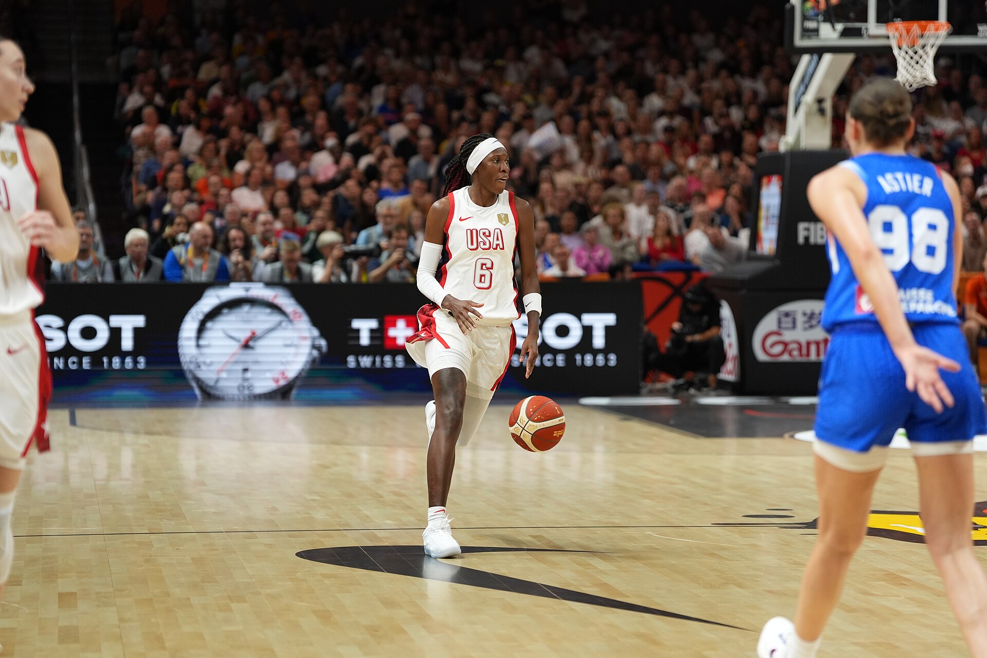 Rhyne Howard of the Atlanta Dream playing for the United States